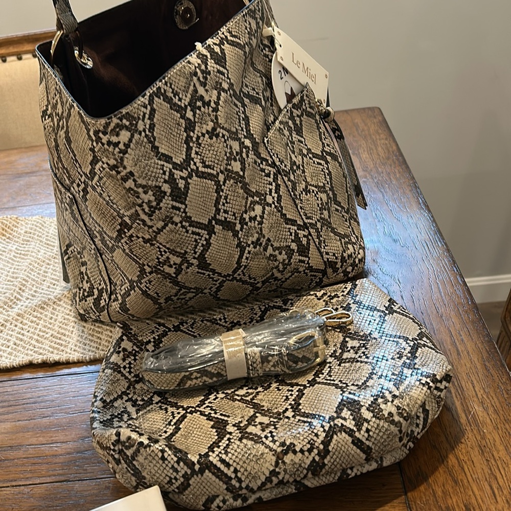 NWT Snake Purse - Picture 2 of 5